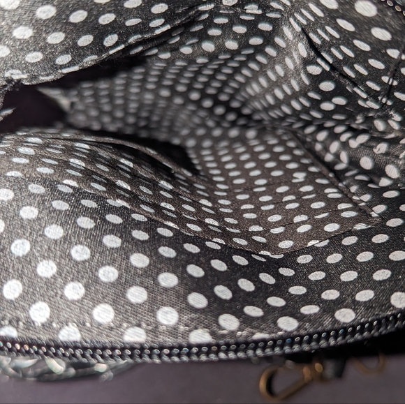 CROSSBODY CELL PHONE, NWT - Picture 7 of 12